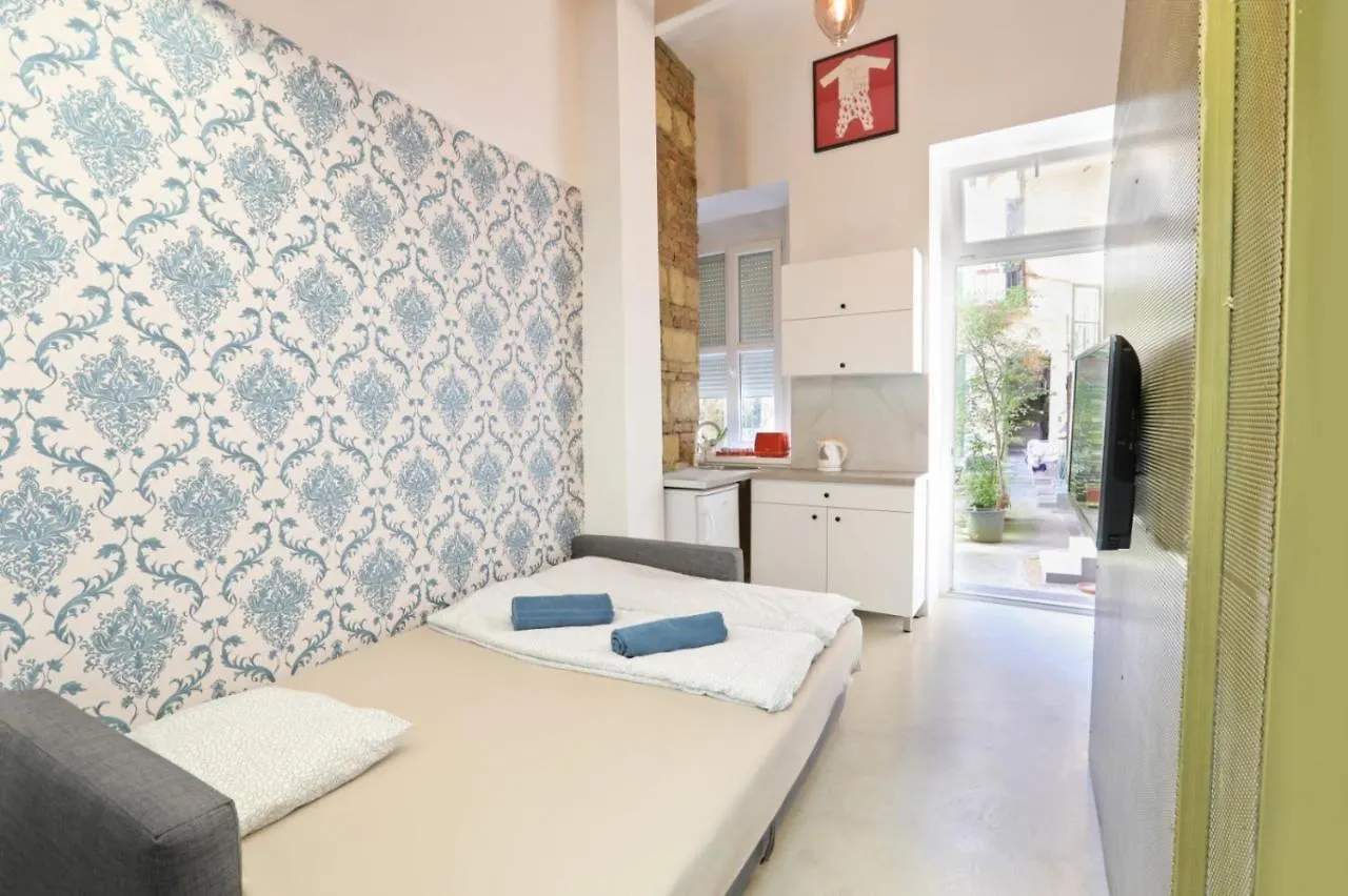 King Studio - Promo @King Str.@Heroes Square Budapest Apartment