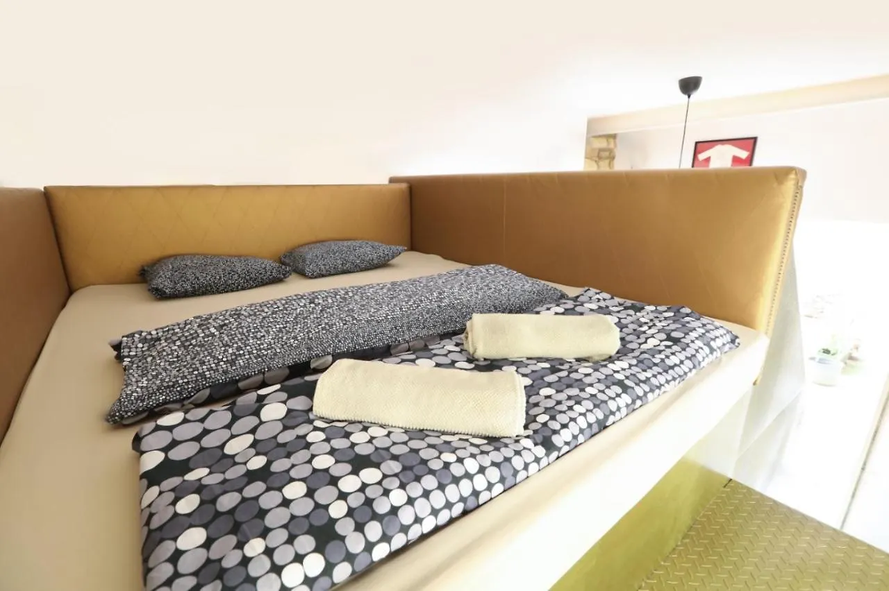 King Studio - Promo @King Str.@Heroes Square Budapest Apartment